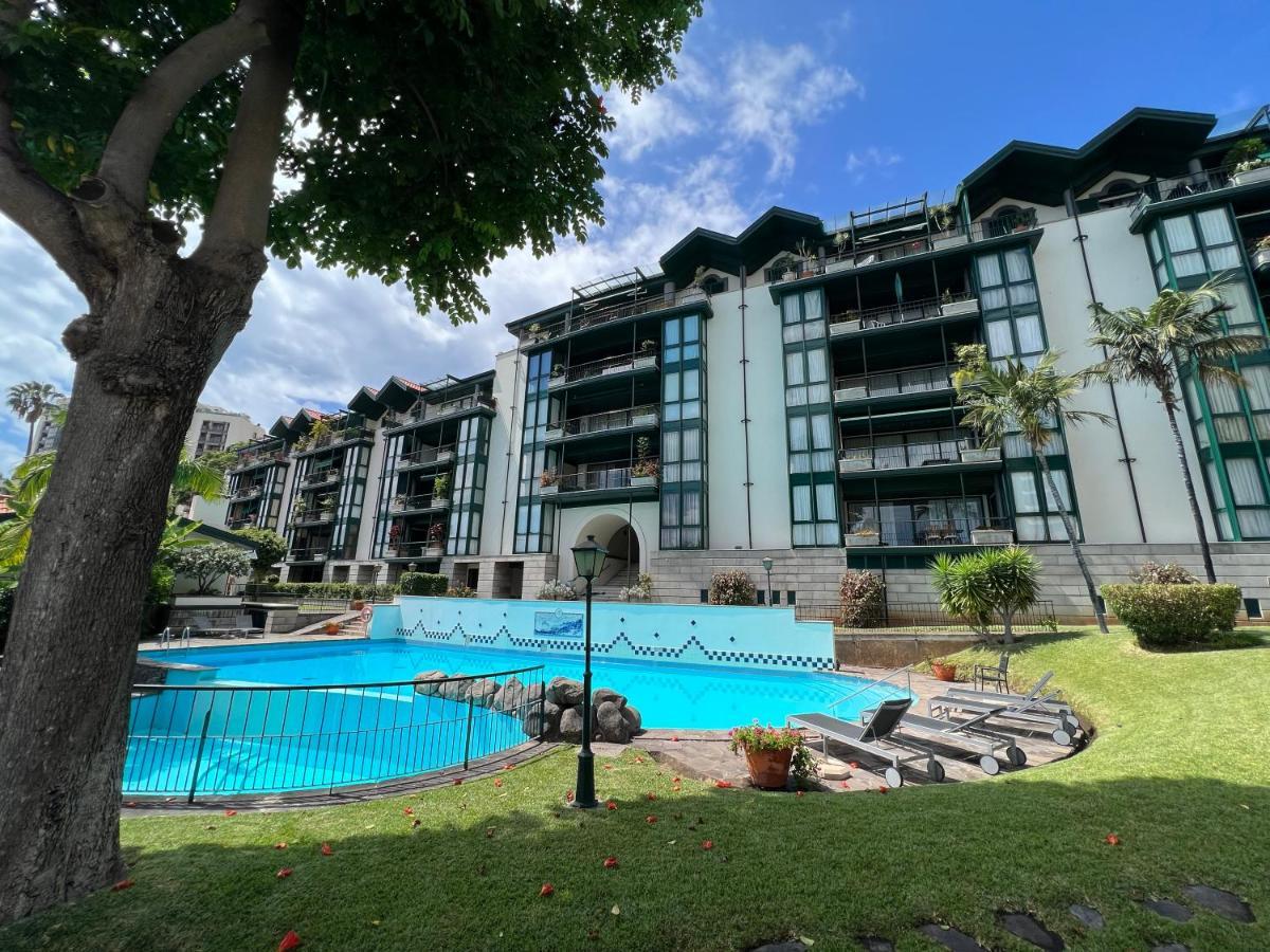 Luxury Oceanfront At Reid'S Gardens Διαμέρισμα Φουνκάλ Εξωτερικό φωτογραφία