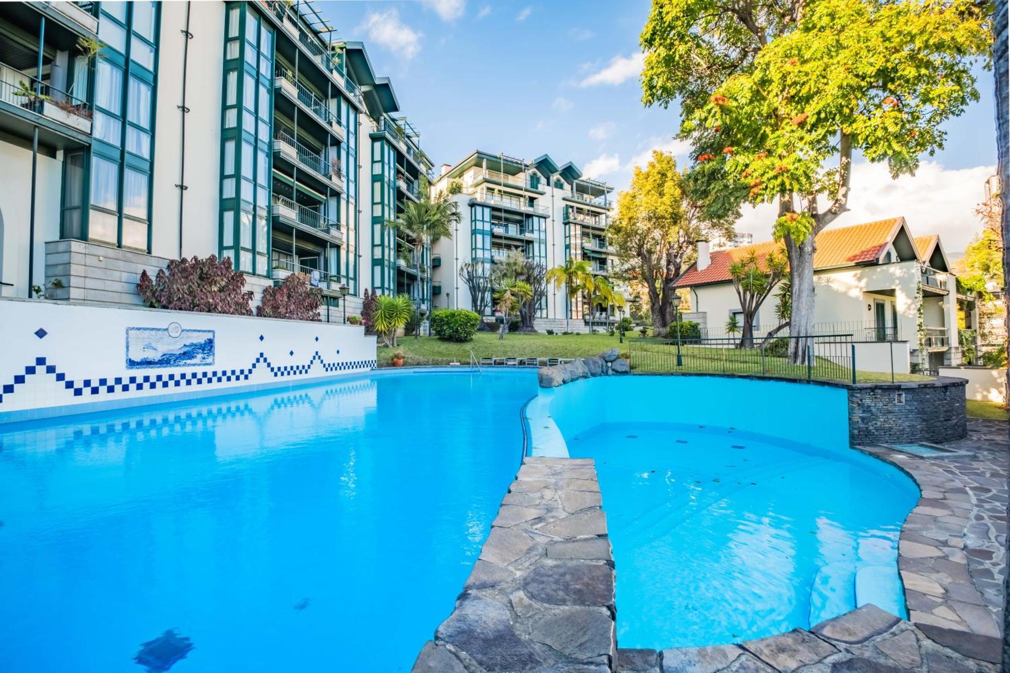 Luxury Oceanfront At Reid'S Gardens Διαμέρισμα Φουνκάλ Εξωτερικό φωτογραφία