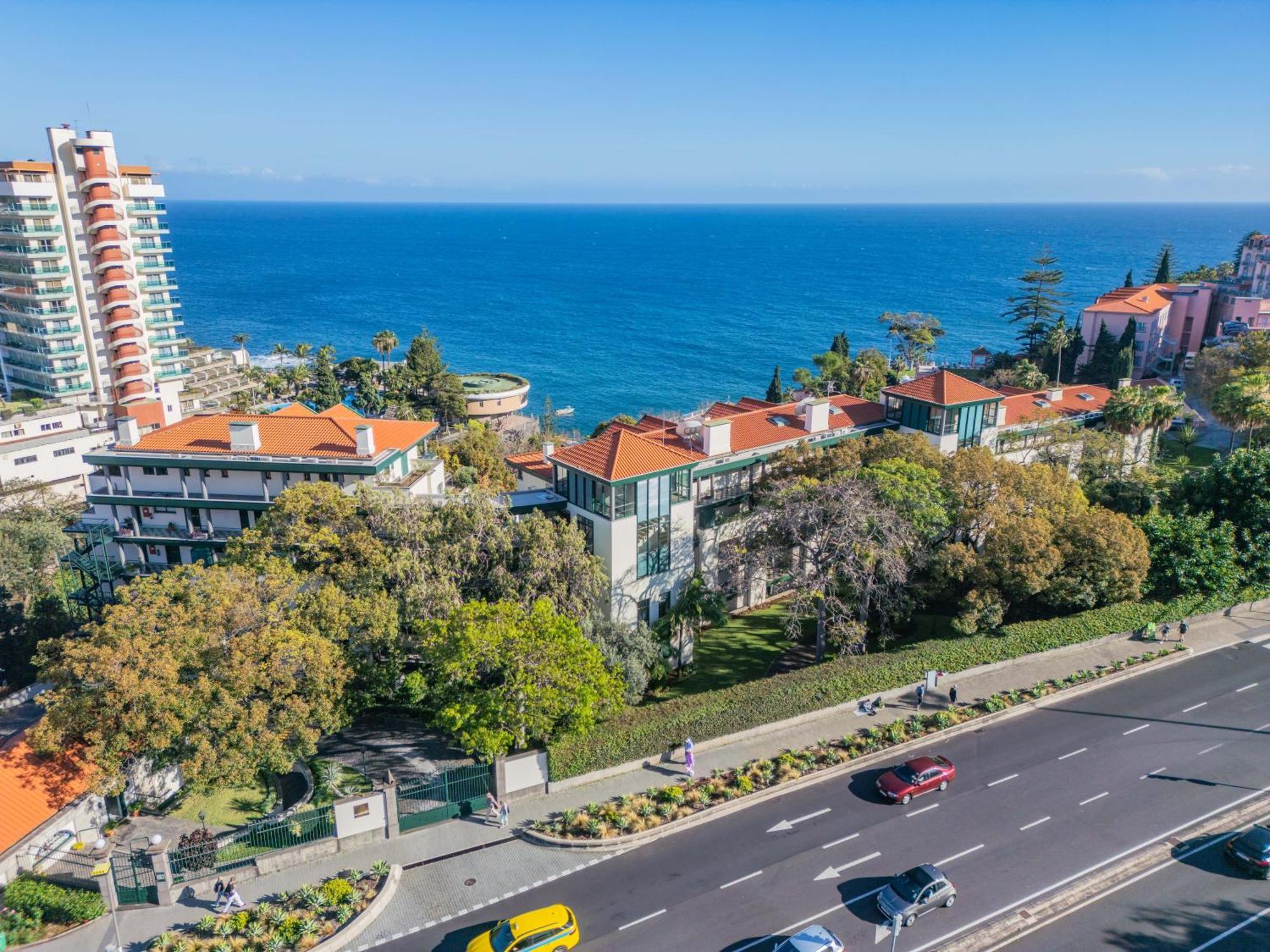 Luxury Oceanfront At Reid'S Gardens Διαμέρισμα Φουνκάλ Εξωτερικό φωτογραφία