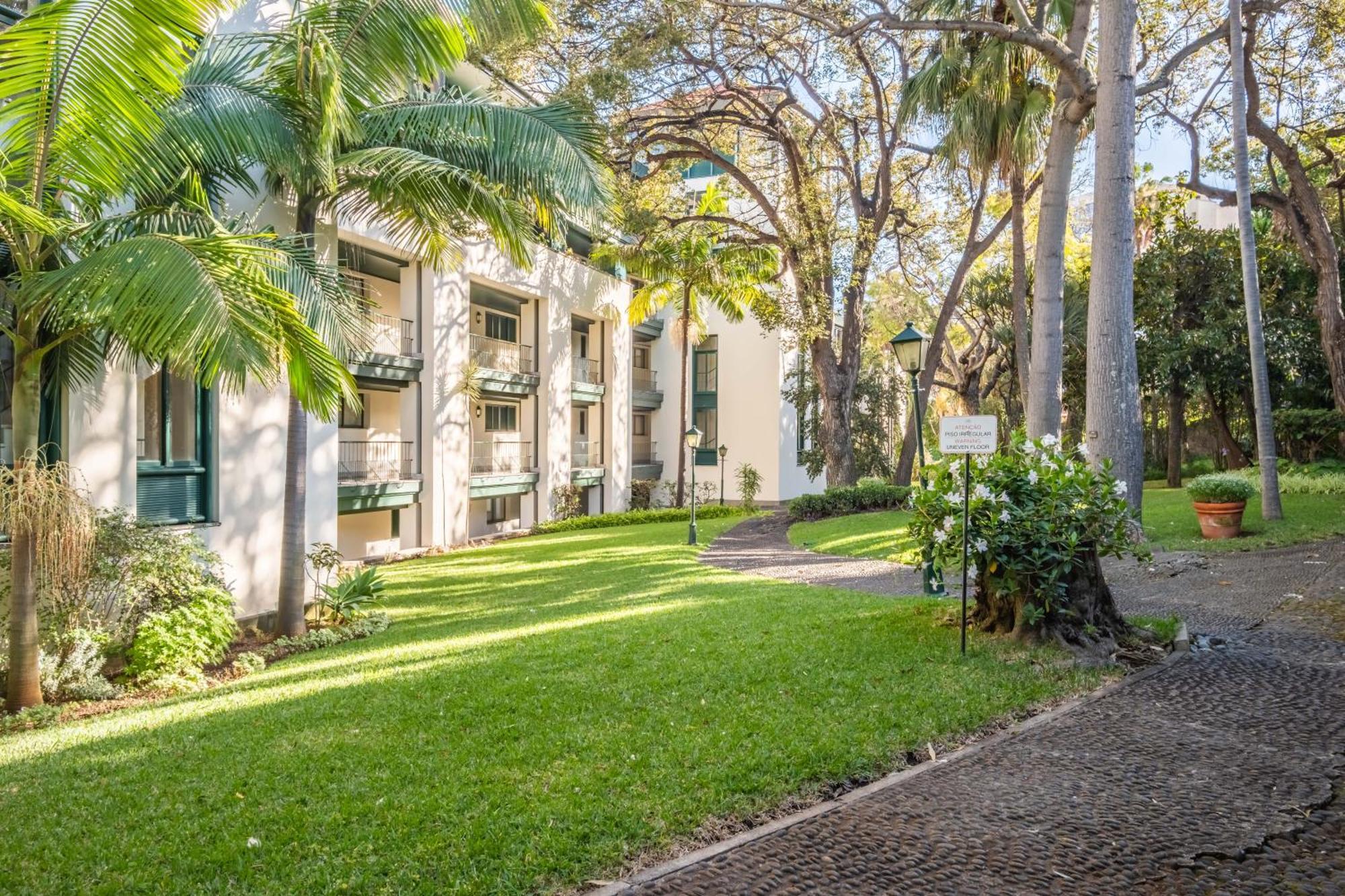 Luxury Oceanfront At Reid'S Gardens Διαμέρισμα Φουνκάλ Εξωτερικό φωτογραφία